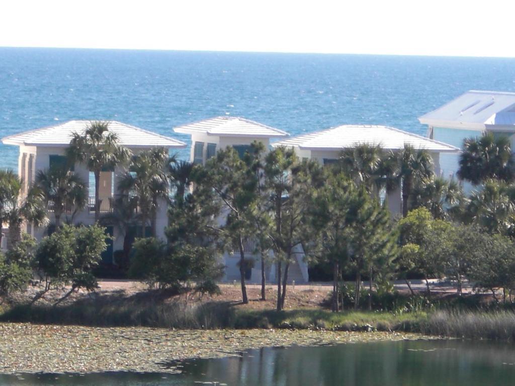 Carillon Beach Resort Inn Розмари-Бич Экстерьер фото